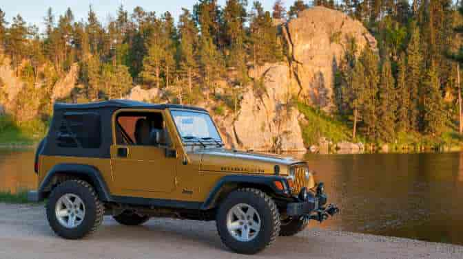 can a kayak fit in a Jeep Wrangler