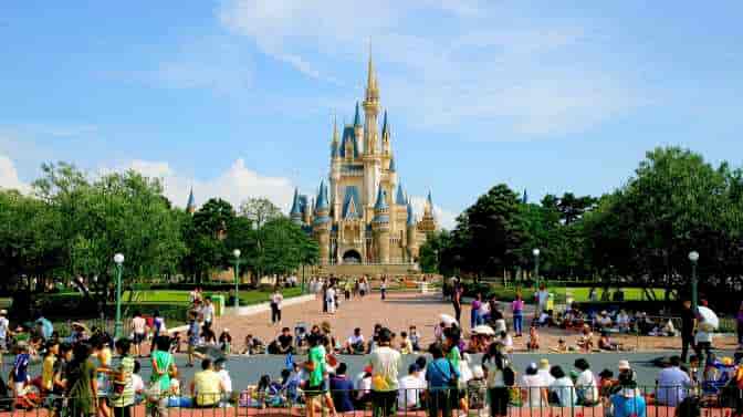 what time of year is Disney World less crowded
